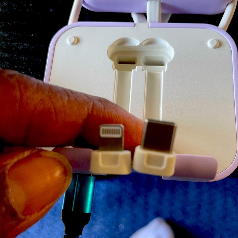 Folding wireless portable power bank